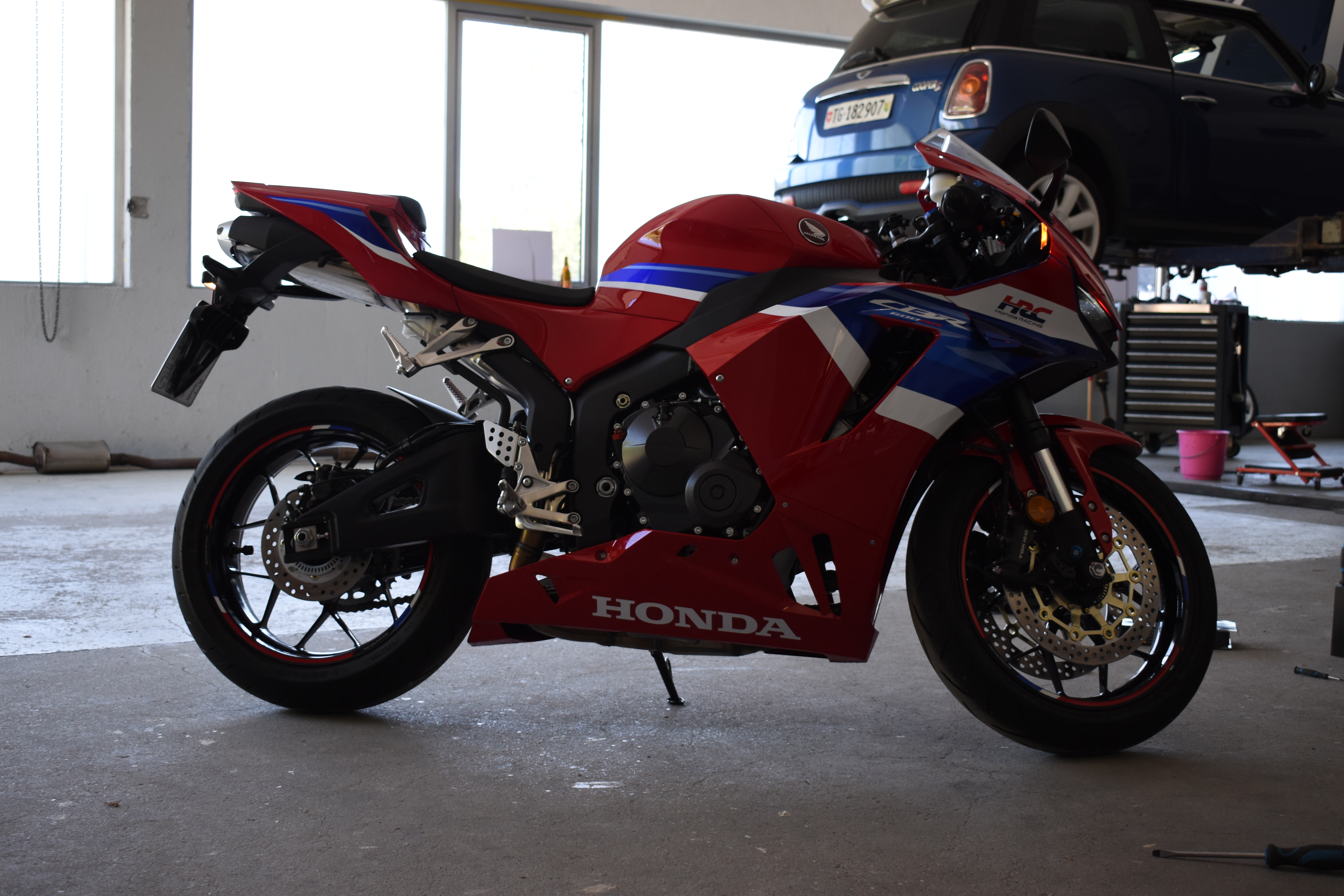 Fahrzeug wird für die deutsche Zulassung vorbereitet